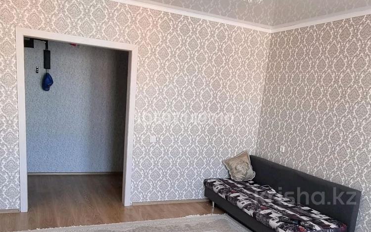 2-бөлмелі пәтер, 73 м², 9/9 қабат, мкр. Зачаганск пгт, Самал 98/1, бағасы: 20 млн 〒 в Уральске, мкр. Зачаганск пгт — фото 2