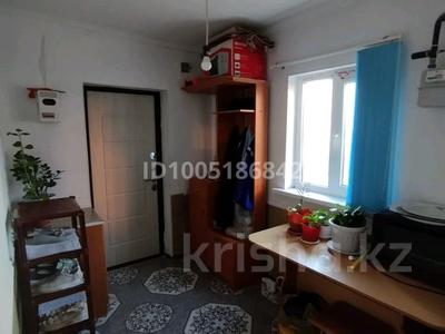 Отдельный дом · 2 комнаты · 74 м² · 8 сот., мкр Жулдыз, Садық Аманжолова 85 — Жұлдыз 1 за 14.5 млн 〒 в Атырау
