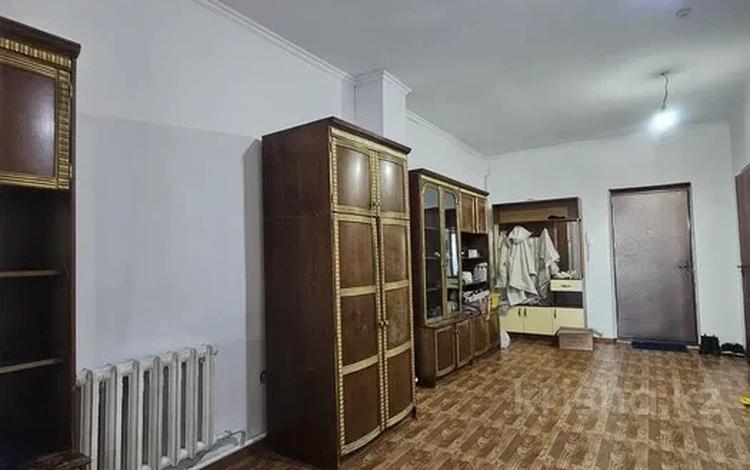 3-комнатная квартира, 70 м², 4/4 этаж помесячно, Абая за 120 000 〒 в Талдыкоргане — фото 7