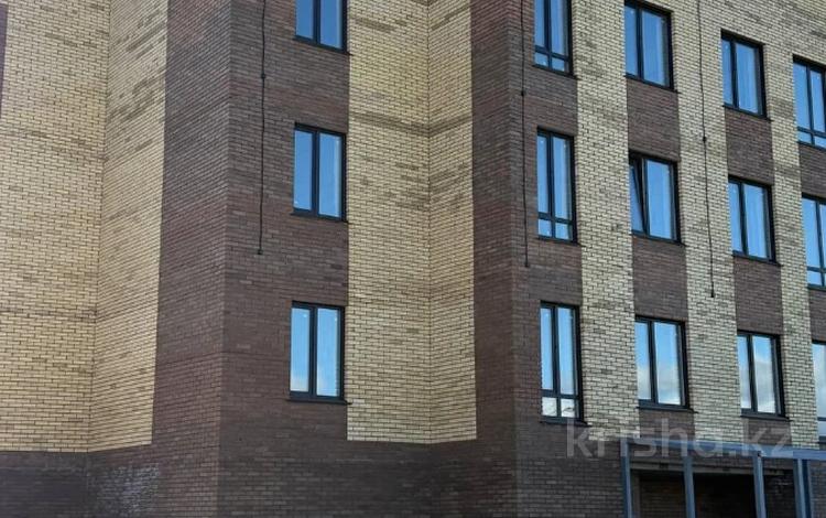 2-комнатная квартира · 60 м² · 1/3 этаж, кизатова за 23.8 млн ₸ в Петропавловске — фото 3