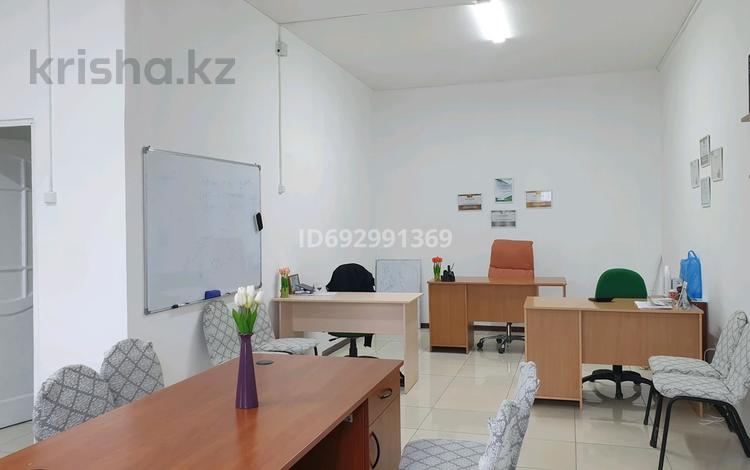 Офисы • 30 м² за 2 000 〒 в Атырау, мкр СМП 163 — фото 2