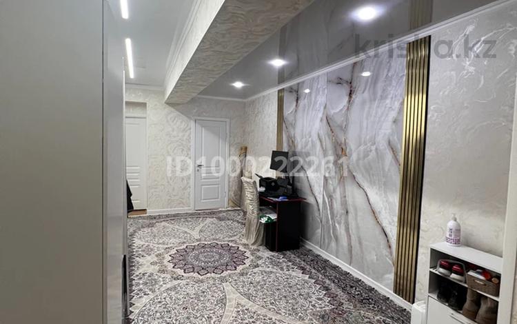 3-бөлмелі пәтер · 106 м² · 4/5 қабат, Өркен 64 В — 5-64/ 2 корпус, бағасы: 28 млн ₸ в Жанаозен — фото 2