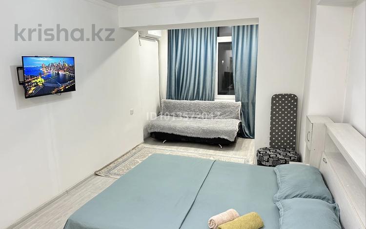 1-комнатная квартира · 45 м² · 2/9 этаж, Варламова 345 — Толе би за 15 000 ₸ в Алматы, Алмалинский р-н — фото 2