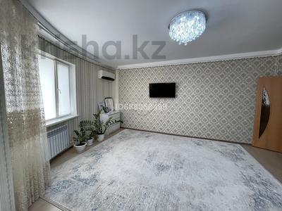 2-комнатная квартира, 74 м², 6/9 этаж, мкр. Зачаганск пгт, Мурата Монкеулы 105/1 за 25 млн 〒 в Уральске, мкр. Зачаганск пгт