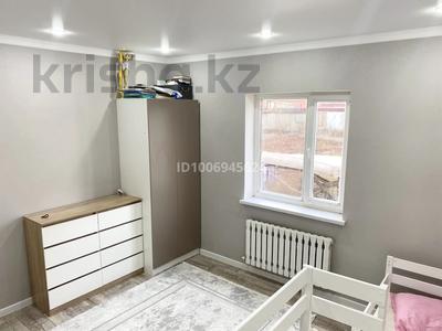 Отдельный дом · 3 комнаты · 120 м² · 10 сот., Курашасай , Қанағат 197 — 77 мектеп Жіңішке монша қасы за 17.3 млн 〒 в Актобе