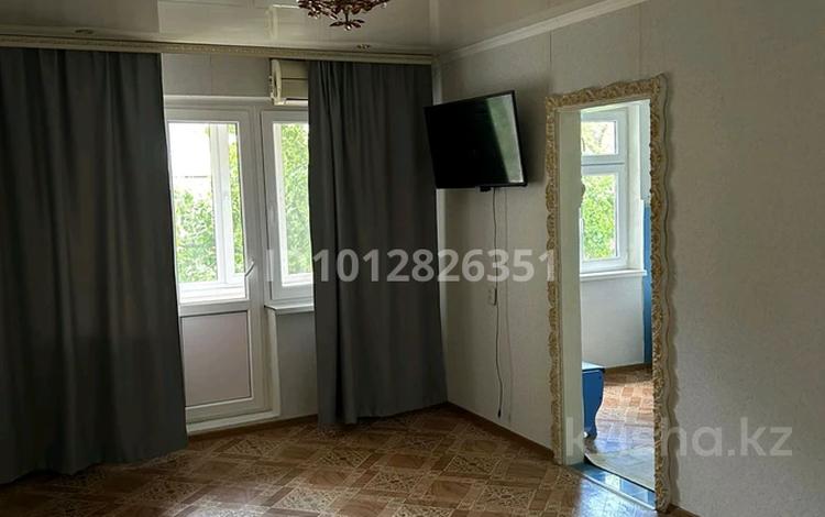 1-бөлмелі пәтер · 37 м² · 3/5 қабат, Пр.Абая — Пересечение пр.Абая/пр.Назарбаева, бағасы: 120 000 ₸ в Уральске — фото 2