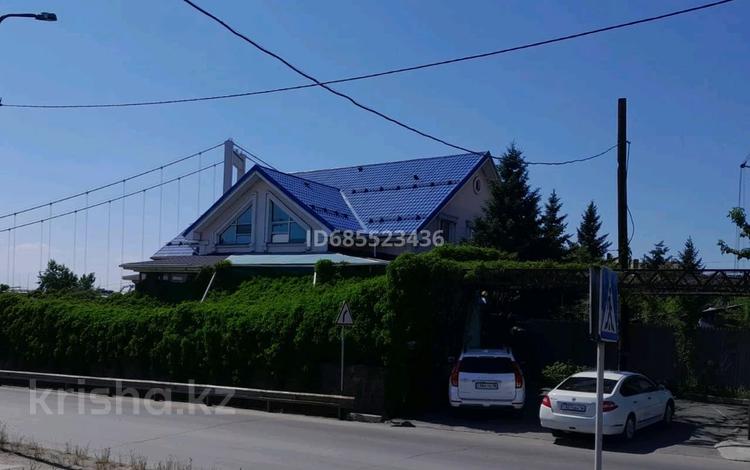 Отдельный дом · 13 комнат · 550 м² · , Джандильдинова 3 — Район Церкви, АвтоДан за 200 млн ₸ в Семее — фото 6