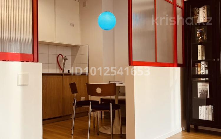 2-комнатная квартира · 50 м² · 9/15 этаж, Райымбека 210/11 — Ауэзова - Гоголя за 54.4 млн ₸ в Алматы, Алмалинский р-н — фото 2