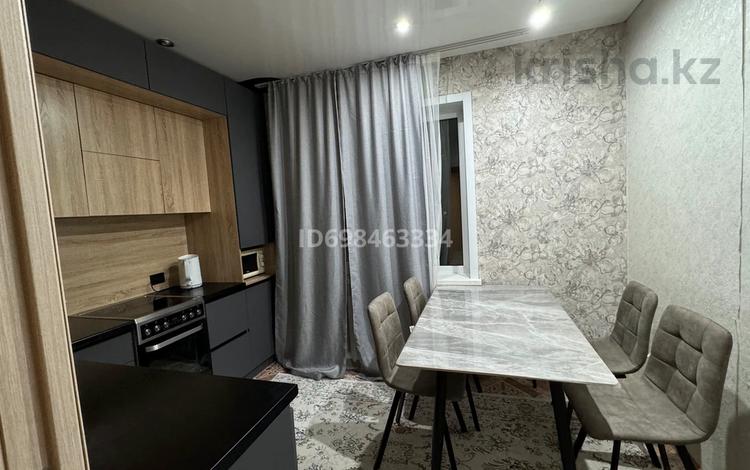 2-комнатная квартира · 60 м² · 3/9 этаж, проспект Нурсултана Назарбаева 77/1 — Назарбаева мостовая за 25 млн ₸ в Усть-Каменогорске, Ульбинский — фото 2