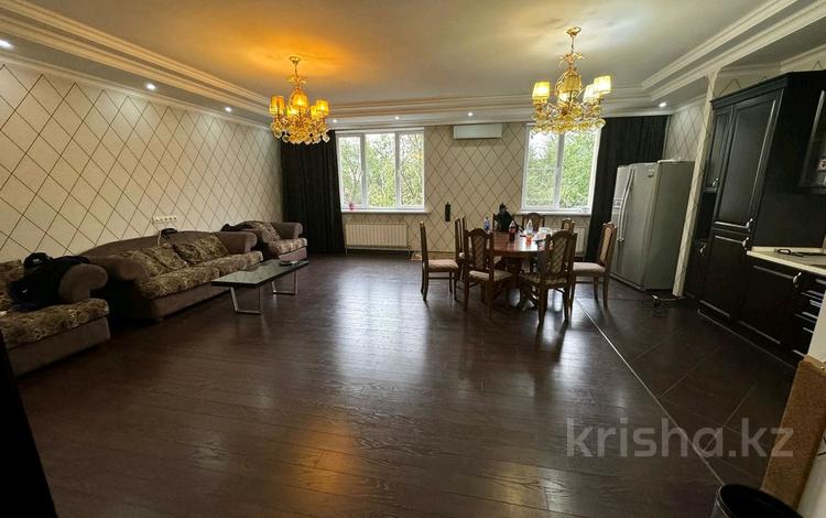 4-комнатная квартира, 160 м², 5/14 этаж помесячно, Зенкова 59