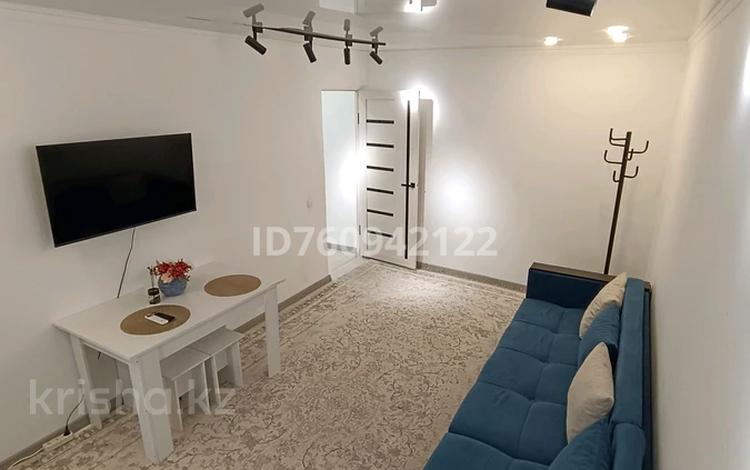 2-бөлмелі пәтер · 47 м² · 5/5 қабат, Казыбек би 179 — Жамбыл проспект пересечения Казыбек би, бағасы: 15 млн ₸ в Таразе — фото 3