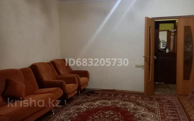 3-комнатная квартира · 63 м² · 5/5 этаж, Сатпаева 10 — Старый базар. за 18 млн ₸ в  — фото 2