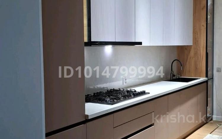 2-бөлмелі пәтер · 82 м² · 2/5 қабат, Алтын орда ш/а. 7 г, бағасы: 35 млн ₸ в Актобе, мкр. Алтын орда — фото 2