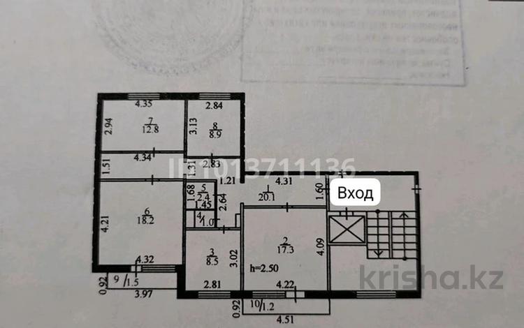 4-комнатная квартира · 92 м² · 3/9 этаж, Майкудук, Майкудук, мкр Голубые пруды 12 — ВМЕСТЕ С ГАРАЖОМ за 35 млн ₸ в Караганде, Алихана Бокейханова р-н — фото 2