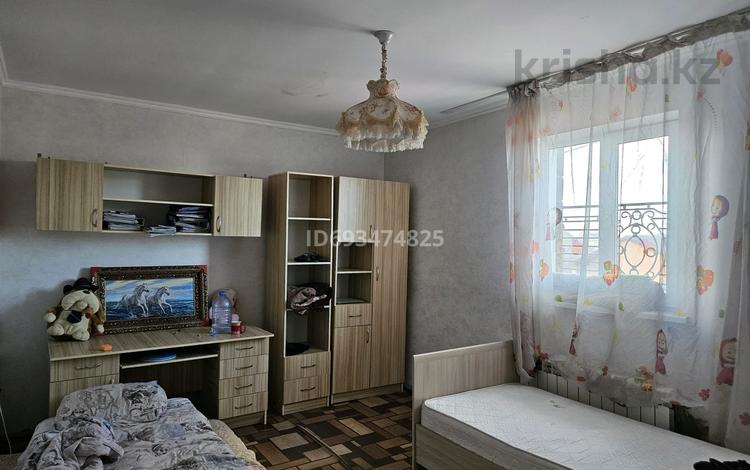 Отдельный дом · 6 комнат · 240 м² · 10 сот., Мустафы Шокай 34 за 70 млн 〒 в Караоткеле — фото 2