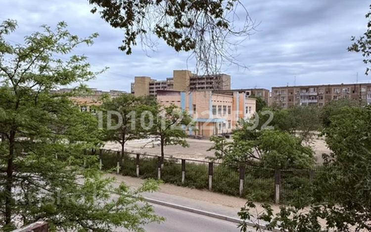 3-комнатная квартира · 72 м² · 2/5 этаж, 13-й мкр 2 — В шаговой доступности супермаркеты Dana и Анвар, ТРК Актау, школы, детские сады и остановки. за 23 млн ₸ — фото 2