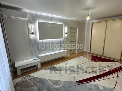 1-комнатная квартира · 50 м² · 1/5 этаж, мкр Жана Орда 22 за 22.5 млн 〒 в Уральске