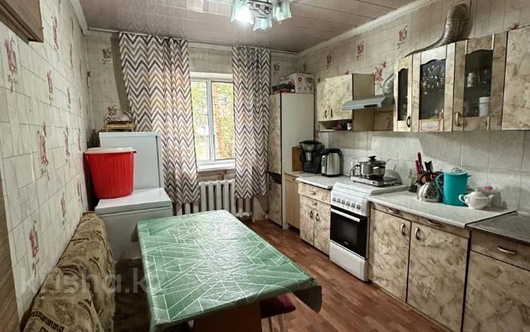 4-комнатная квартира · 82.4 м² · 2/5 этаж, мкр Новый Город, Керамическая 78а за 22.9 млн ₸ в Караганде, Казыбек би р-н — фото 8