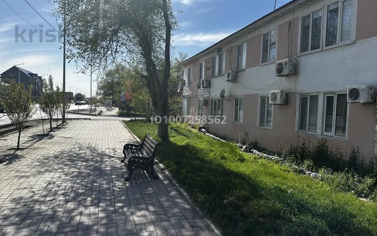 2-комнатная квартира · 80 м² · 2/2 этаж, Баймуханова 32 — Остановка первый участок за 13 млн ₸ в Атырау — фото 2
