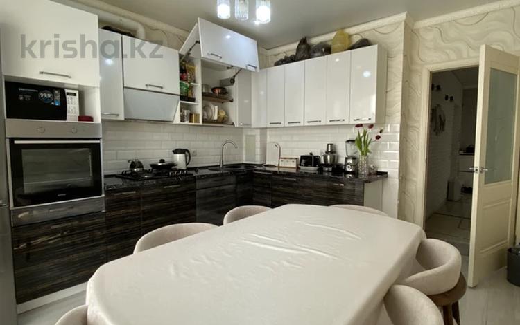 3-комнатная квартира · 107 м² · 8/10 этаж, Ярословская 2 за 33 млн ₸ в Уральске — фото 11