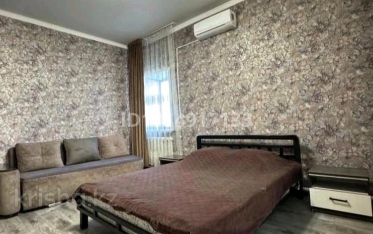 1-комнатная квартира · 40 м² · 1/2 этаж, Рахымжан Қошқарбаев 140 — ТЦ Апрель за 10 000 ₸ в Семее — фото 7