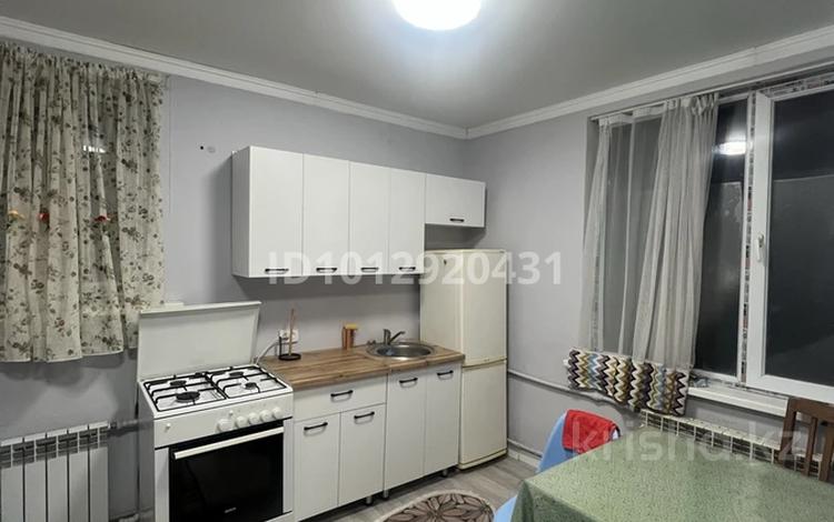 1-комнатная квартира · 40 м² · 1/1 этаж, мкр Хан Тенгри 169 за 200 000 ₸ в Алматы, Бостандыкский р-н — фото 2