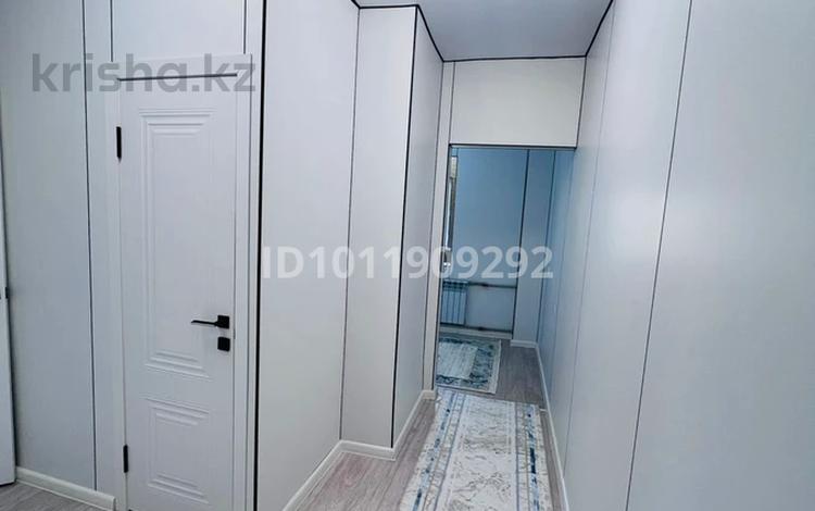 1-бөлмелі пәтер · 37 м² · 2/5 қабат, ул. Еримбетова 34А, бағасы: 18 млн ₸ в Шымкенте, Каратауский р-н — фото 2
