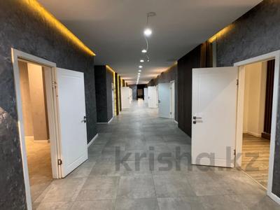 Свободное назначение, офисы, склады, общепит, салоны красоты, бани, гостиницы и зоны отдыха, фитнес и спорт, медцентры и аптеки, образование, развлечения, конференц-залы, кабинеты и рабочие места, студии · 900 м² за 12.2 млн 〒 в Астане, Есильский р-н