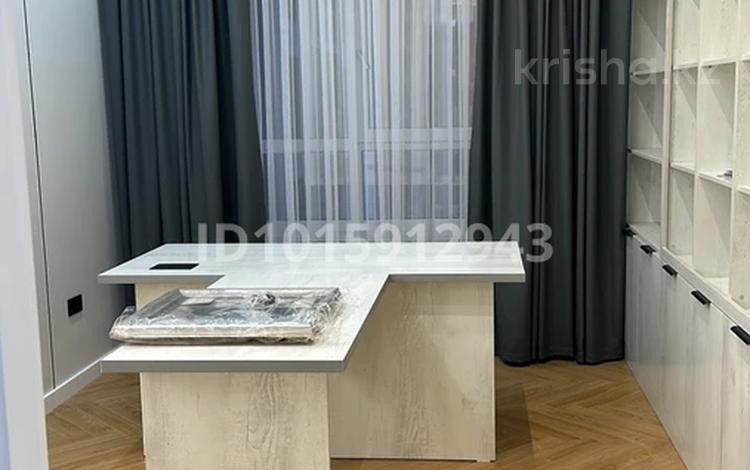 5-комнатная квартира · 200 м² · 5/10 этаж, 18А мкр 3 за 150 млн ₸ в Актау — фото 2