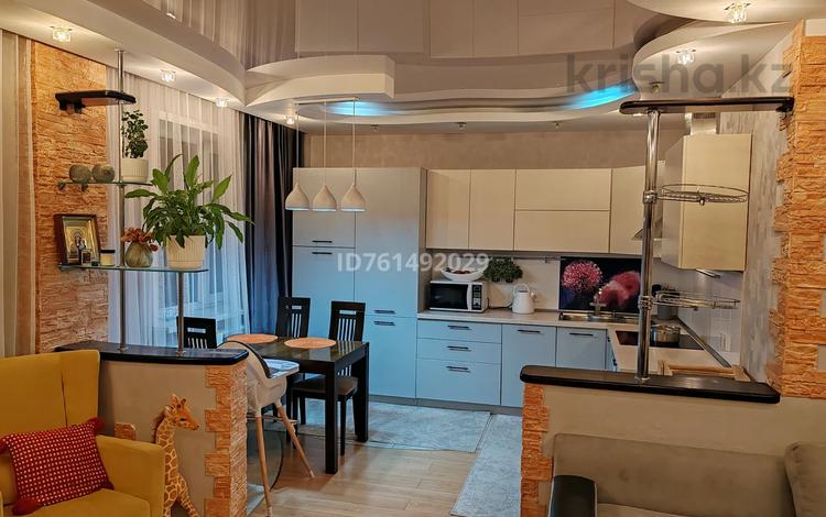 2-комнатная квартира · 60 м² · 8/10 этаж, мкр Юго-Восток, Шахтеров 74 за 30 млн ₸ в Караганде, Казыбек би р-н — фото 2