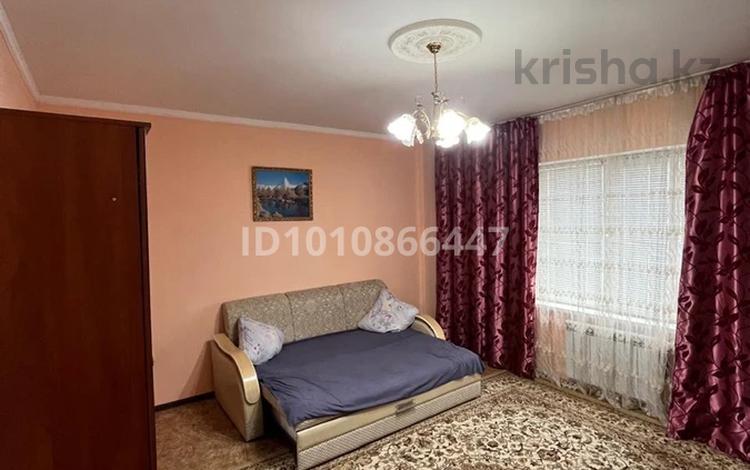 2-бөлмелі пәтер · 63 м² · 2/6 қабат, мкр Ардагер, Ернязова 16, бағасы: 200 000 ₸ в Атырау — фото 2