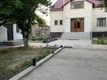 Отдельный дом · 8 комнат · 300 м² · 8 сот., мкр Самал-3 25 за 69 млн ₸ в Шымкенте, Абайский р-н