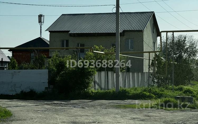 Отдельный дом • 5 комнат • 258 м² • 10 сот., Кенесары Хан 111 за 36.5 млн 〒 в Кызыл ту-4 — фото 2
