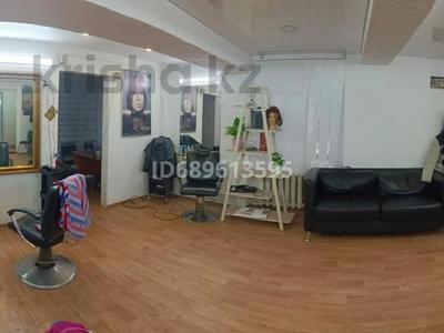 Офисы, магазины и бутики, салоны красоты · 55 м² за 20 млн 〒 в Уральске