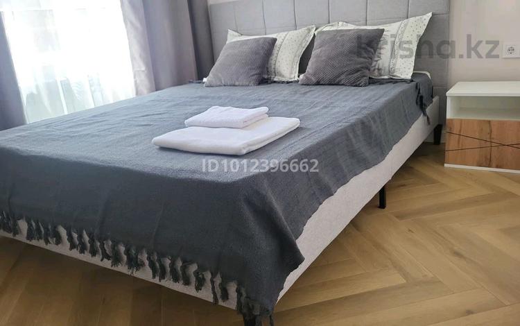 2-комнатная квартира · 60 м² · 7/15 этаж, Утепова 31 за 25 000 ₸ в Алматы, Бостандыкский р-н — фото 2