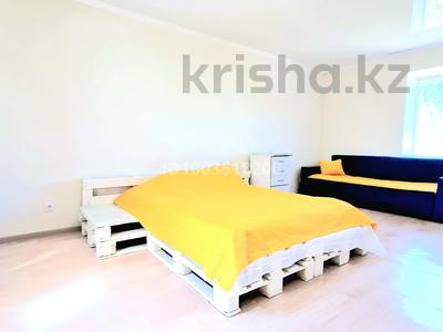 1-бөлмелі пәтер · 35 м² · 4/5 қабат, Ауэзова, бағасы: 12 000 ₸ в Бурабае