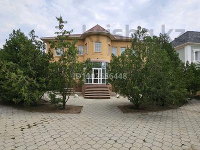 Отдельный дом · 8 комнат · 570 м² · 10 сот., мкр Ак Шагала, Телецентр 7 за 129 млн 〒 в Атырау