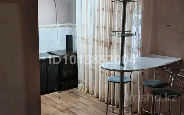 2-бөлмелі пәтер · 45 м² · 1/5 қабат, Энергетиков 77, бағасы: 11.5 млн ₸ в Экибастузе — фото 2