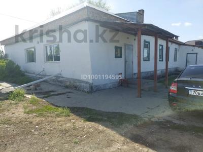 Продажа домов и дачи в Абай обл.: Отдельный дом · 8 комнат · 164 м² · 15 сот., Лениногорская 39а за 25 млн 〒 Отдельный дом · 8 комнат · 164 м² · 15 сот., Лениногорская 39а за 25 млн 〒 в Семее
