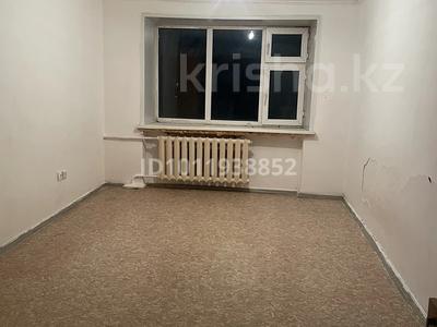 1-бөлмелі пәтер · 18 м² · 5/5 қабат, Дукенулы 21/1 — рынок Асем, бағасы: 10.5 млн ₸ в Астане, Сарыарка р-н