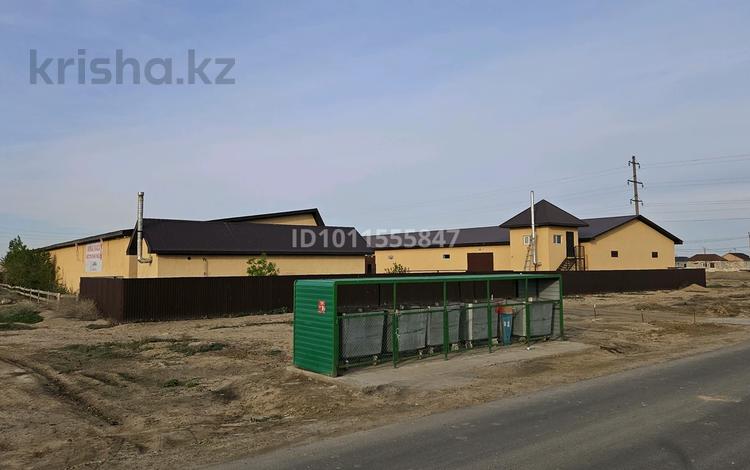 Өнеркәсіптік база · 60 сотық, мкр Зарослый, Трасса Атырау Дамба 128, бағасы: 550 млн 〒 — фото 2