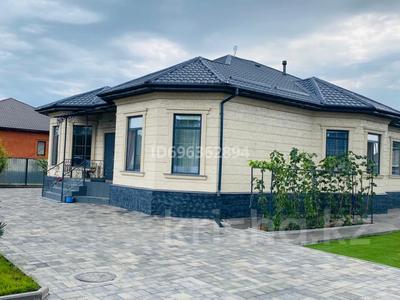 Отдельный дом · 4 комнаты · 220 м² · 10 сот., Теренсай — Сарбаз за 65 млн 〒 в Актобе, жилой массив Кирпичный