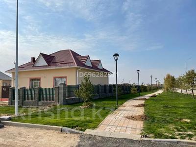 Отдельный дом · 5 комнат · 300 м², Шады Ахын 98 — Яссау за 250 000 〒 в Туркестане