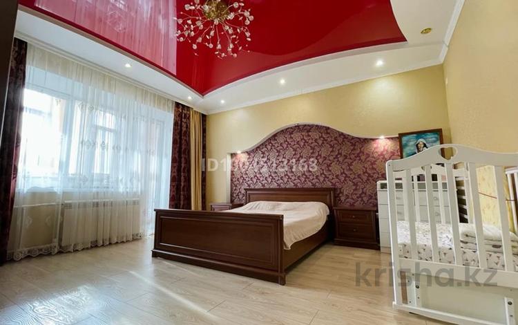 4-комнатная квартира · 141 м² · 2/5 этаж, мкр. Алтын орда, Мангилик ел 5/3 — Напротив НИШ - 2-ой этаж, локация топ, срочно за 59.9 млн ₸ в Актобе — фото 7