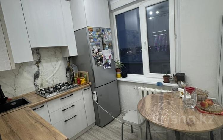 1-бөлмелі пәтер · 30 м² · 5/5 қабат, мкр Айгуль, Матросова 56/1, бағасы: 10.2 млн ₸ в Уральске — фото 2