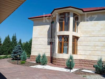 Отдельный дом · 7 комнат · 500 м² · 15 сот., мкр Ерменсай 117 за 2.6 млн ₸ в Алматы, Бостандыкский р-н