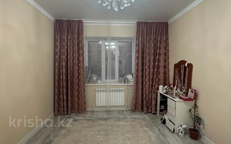 2-бөлмелі пәтер · 80 м² · 1/5 қабат, Алтын орда ш/а., бағасы: 28.9 млн ₸ в Актобе, мкр. Алтын орда — фото 2