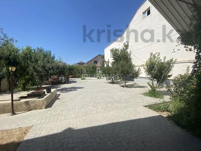 Отдельный дом · 6 комнат · 200 м², 24-й мкр 36 за 550 000 〒 в Актау