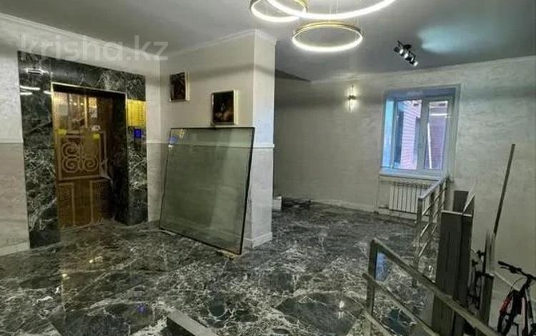 3-бөлмелі пәтер · 99.6 м² · 4/9 қабат, Бородина 111, бағасы: 59 млн ₸ в Костанае — фото 2