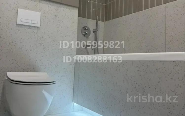 3-бөлмелі пәтер · 90 м² · 9/10 қабат, Мкрн. Центральный 50А, бағасы: 450 000 〒 в Кокшетау — фото 2